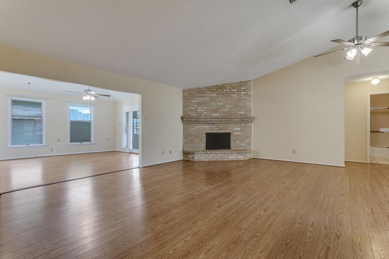 9018 Woburn St - Photo 7 of 25