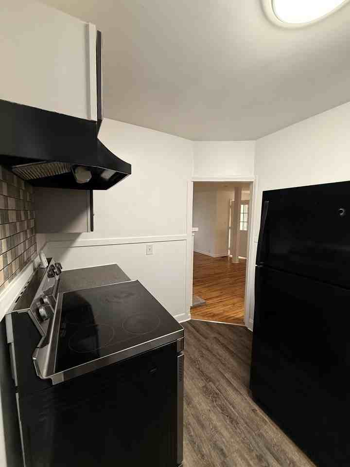 335-339 Broad St - Photo 2 of 6