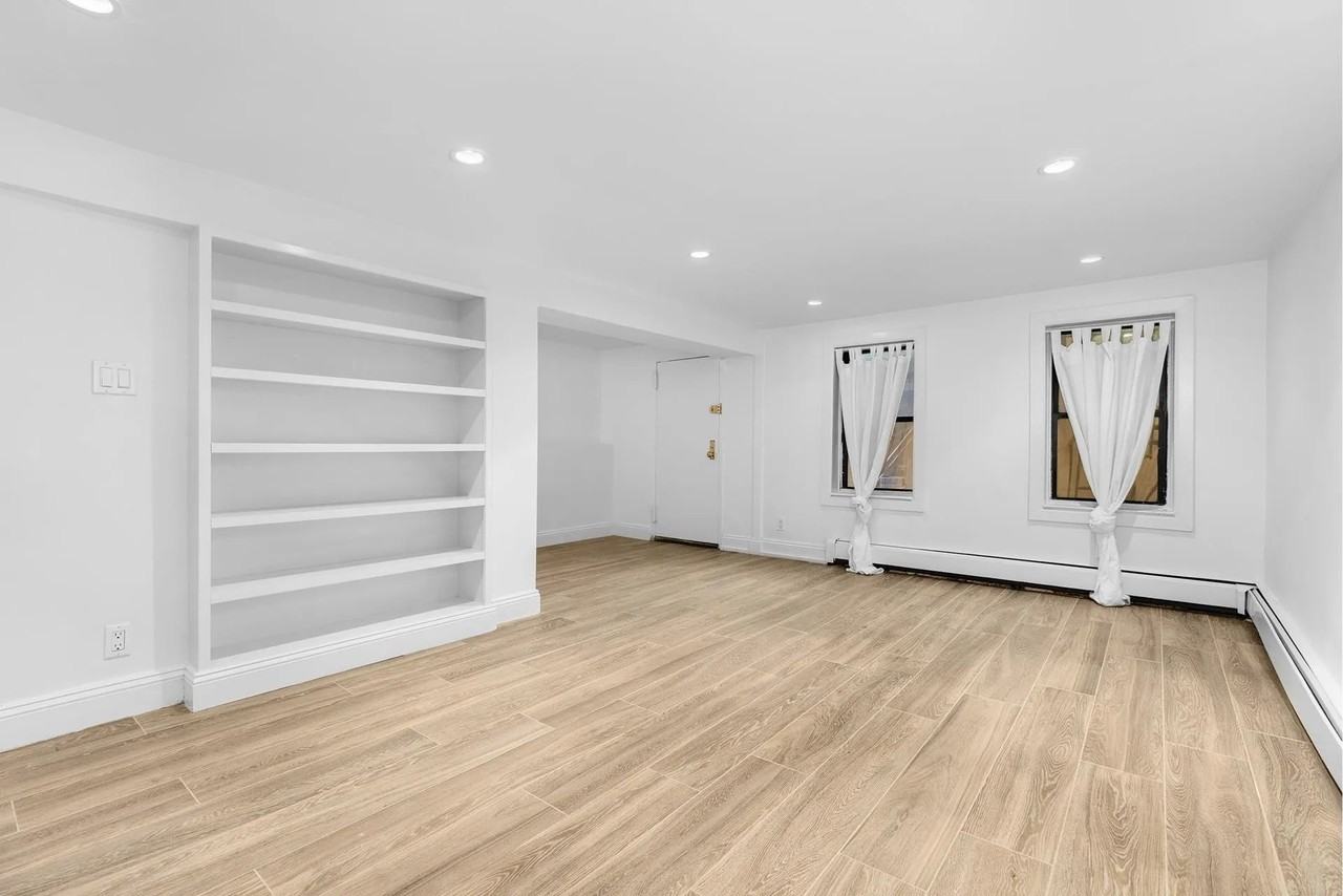 743 Union St - Photo 3 of 7