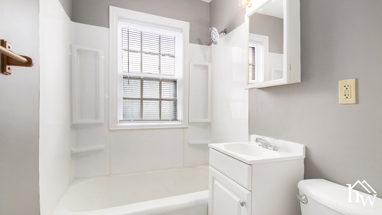 1445 Mishawaka Ave - Photo 5 of 18