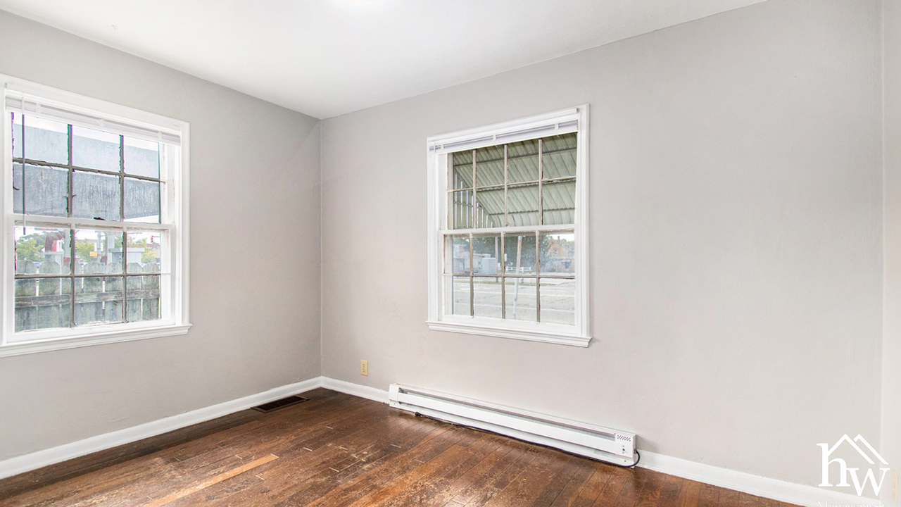 1445 Mishawaka Ave - Photo 7 of 18