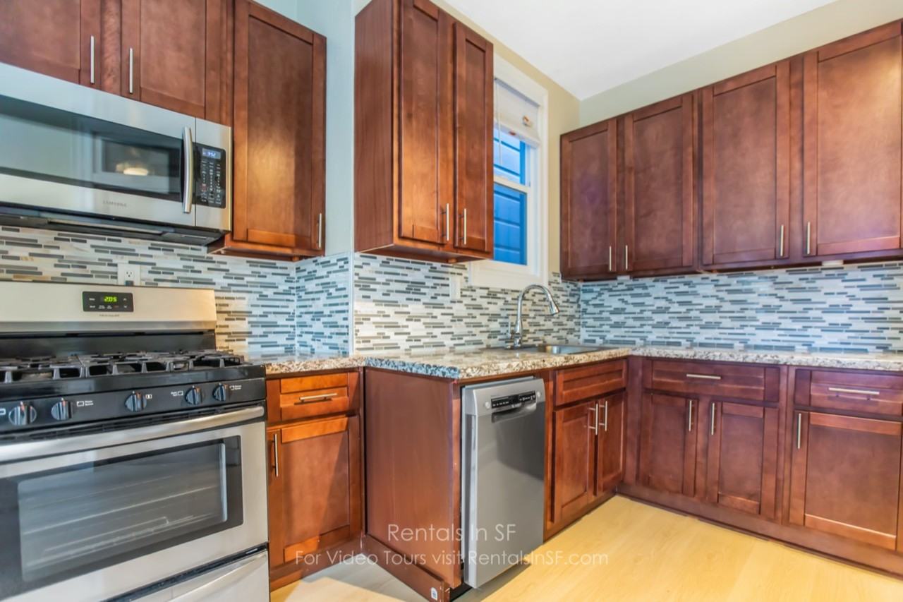 872 York St - Photo 2 of 22