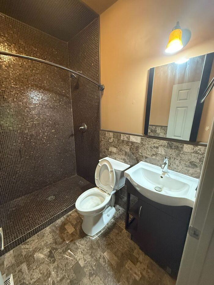 1316 Kuehl St - Photo 3 of 13