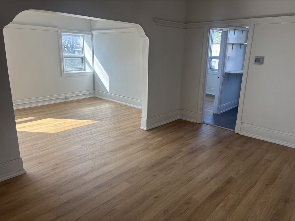 2453 Yonge Street - Erskine - Photo 3 of 6