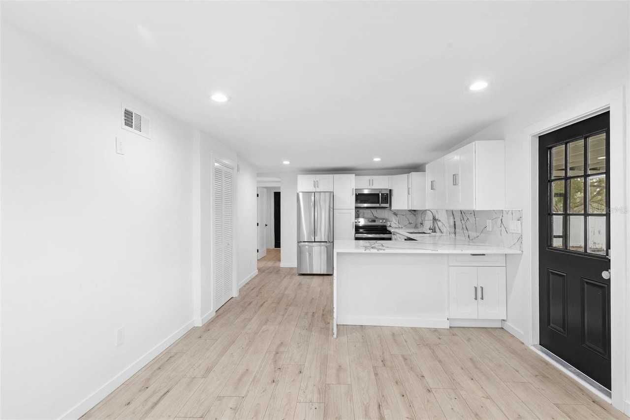 715 West Bougainvillea Avenue - Photo 7 of 22