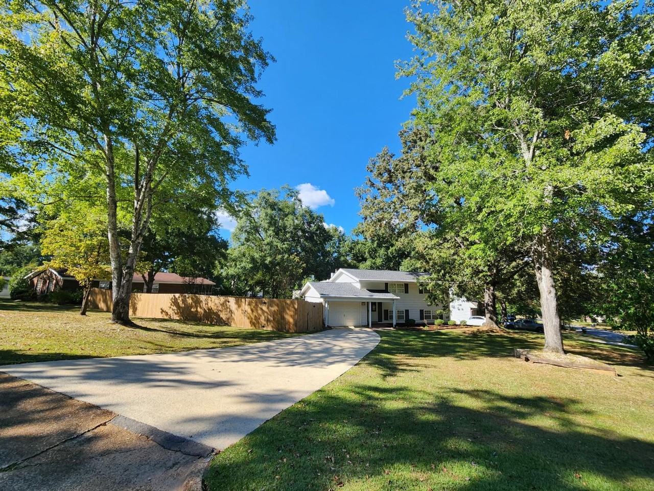 3301 Roland Rd - Photo 3 of 20