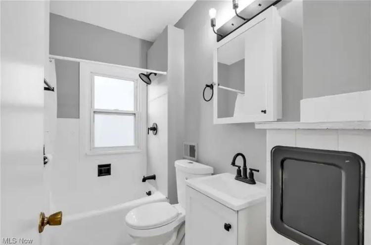 3363 E 102nd St - Photo 3 of 6