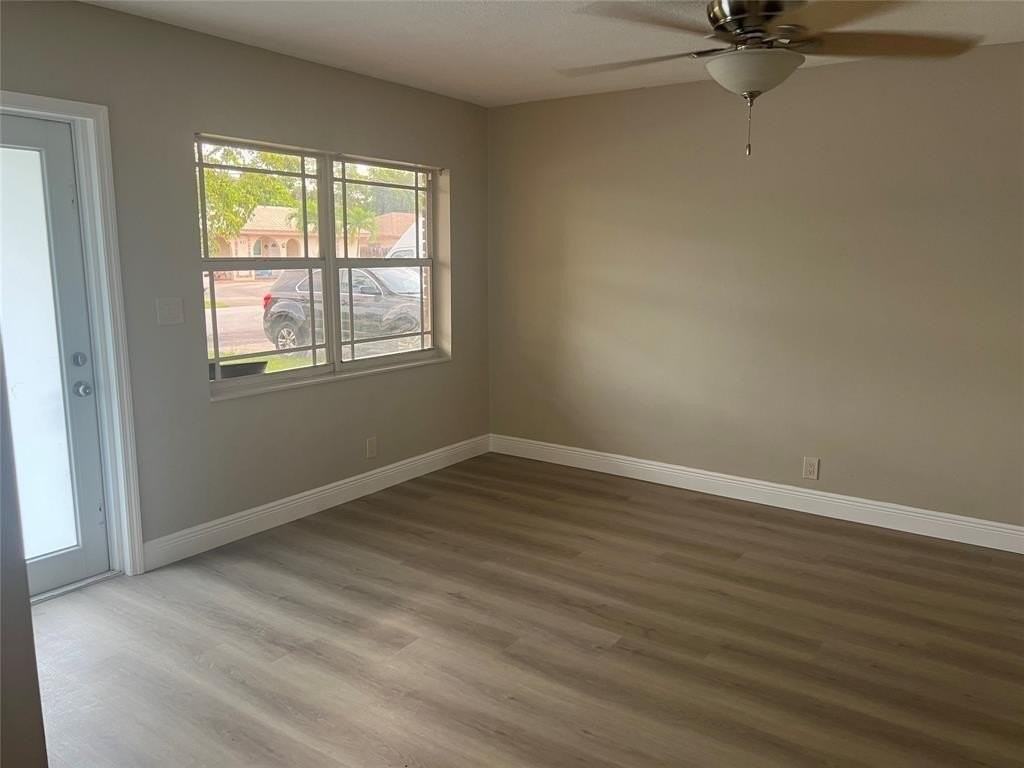 420 Se 13th Dr - Photo 3 of 16