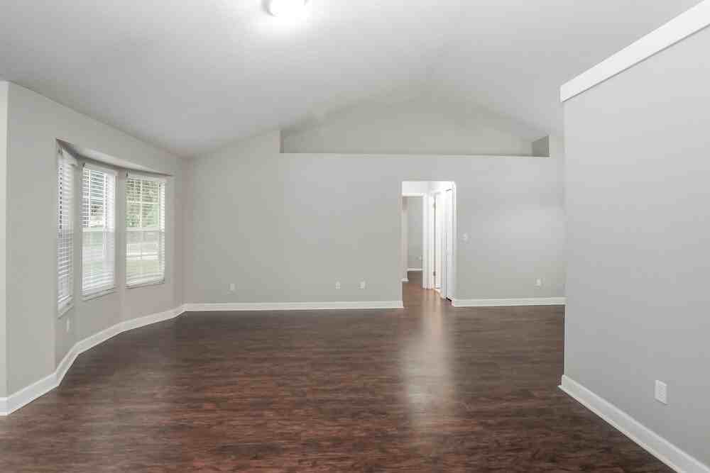 2651 Waterview Dr - Photo 3 of 16