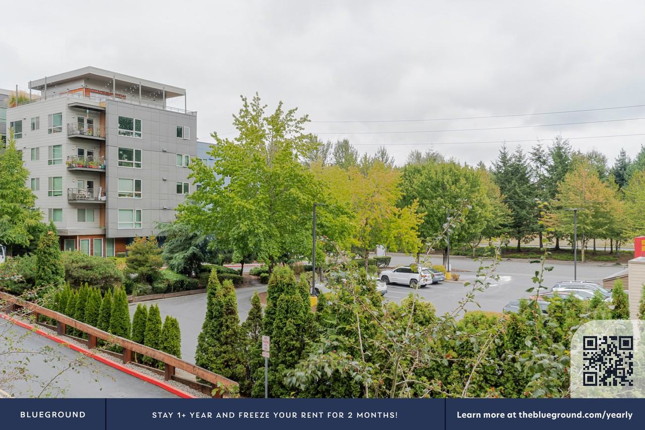 15566 Northeast 22nd Place - Photo 7 of 39