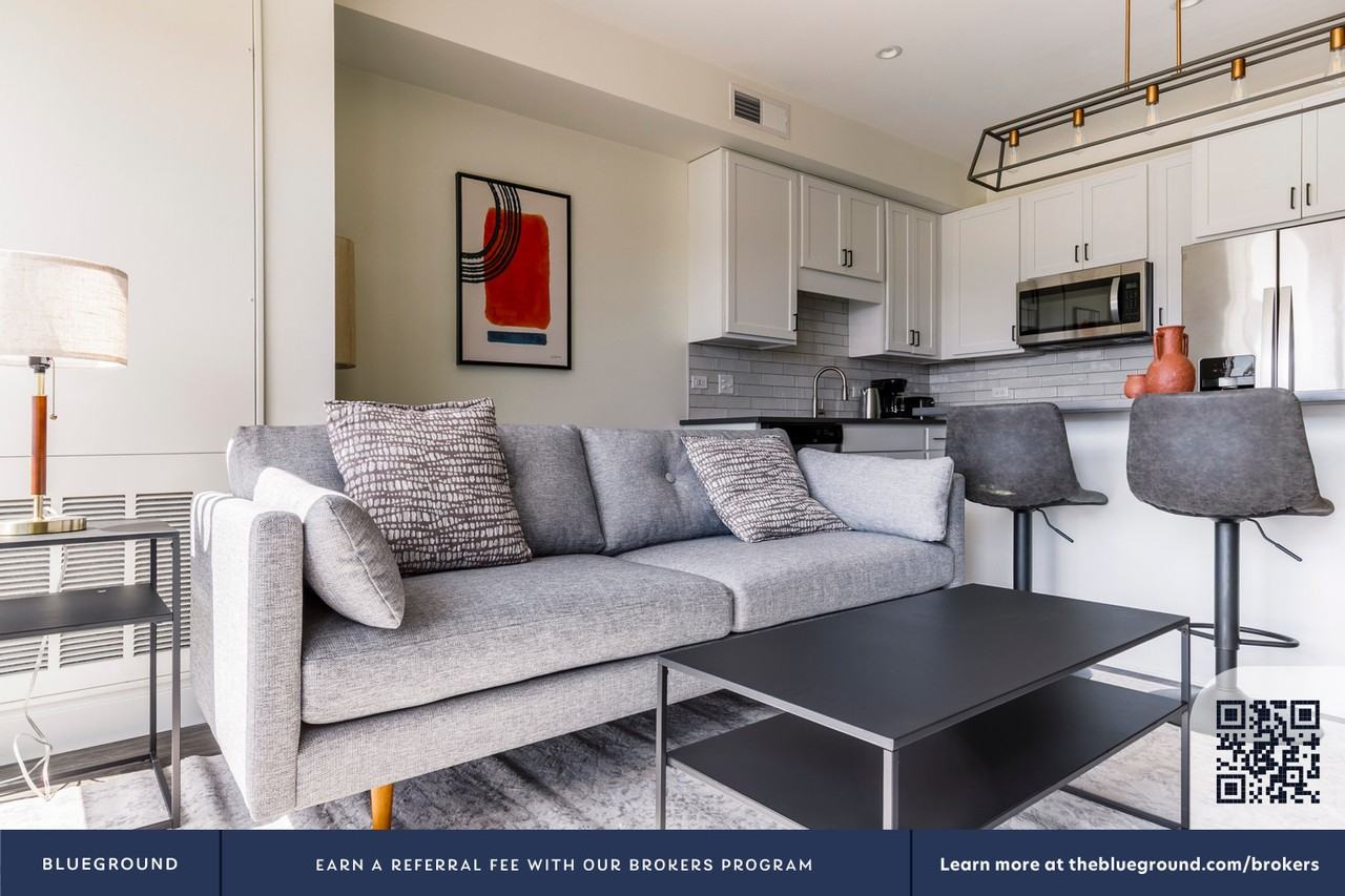 100 N Addison Ave #1316 - Photo 5 of 50