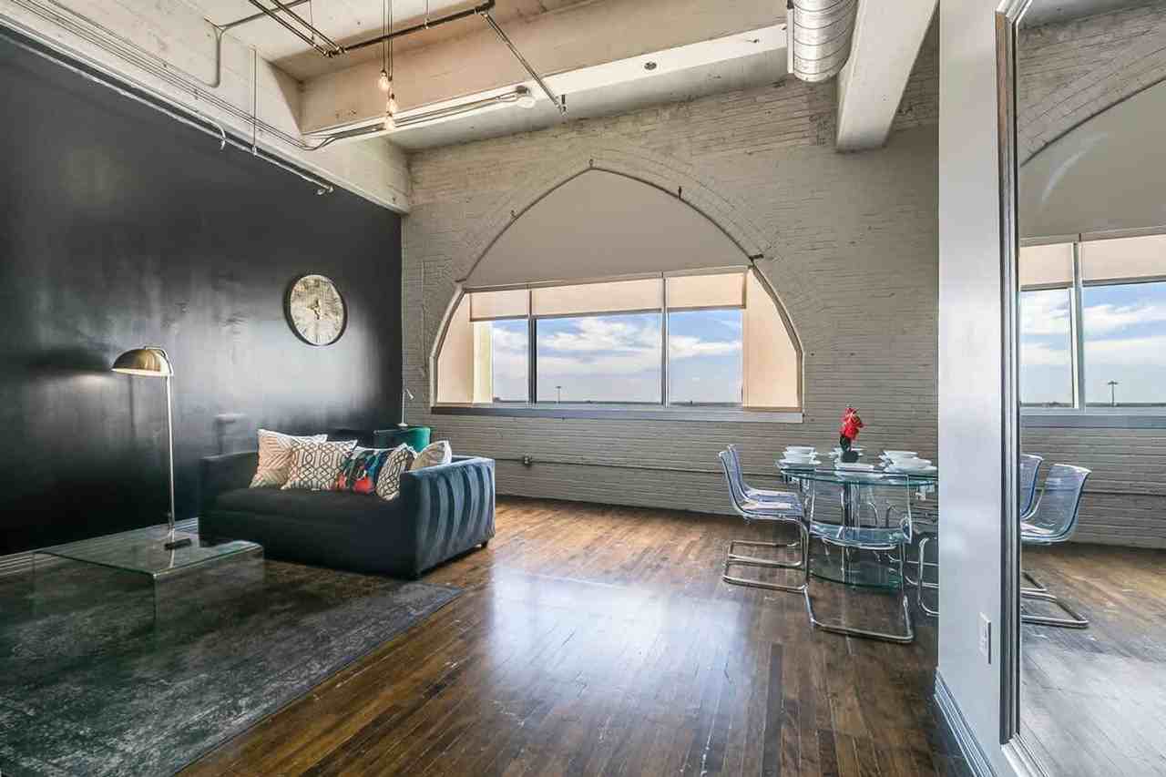 500 South Ervay Street - Photo 5 of 36