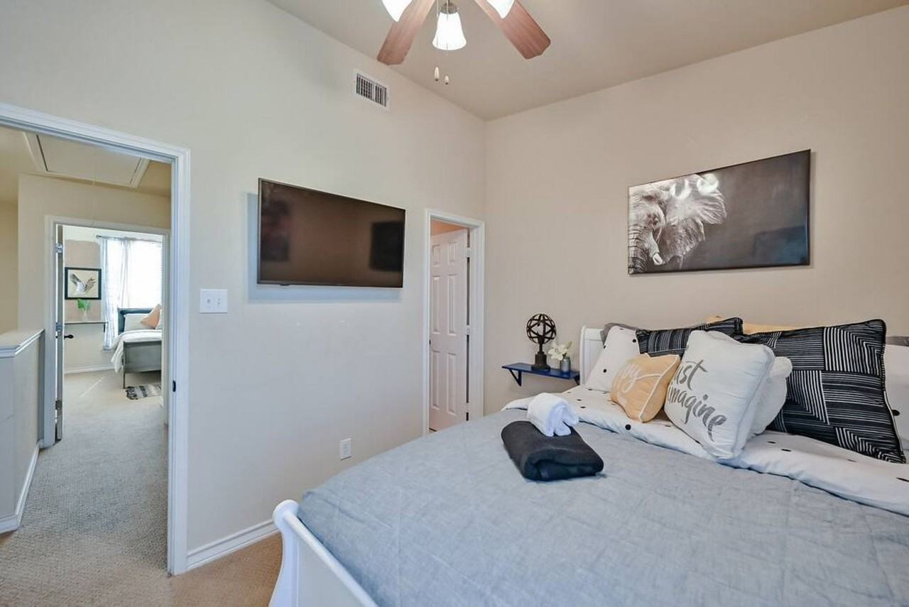 904 Glenn Crossett St #1301581P - Photo 3 of 21