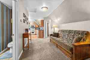 featured image of 203 6th Ave S