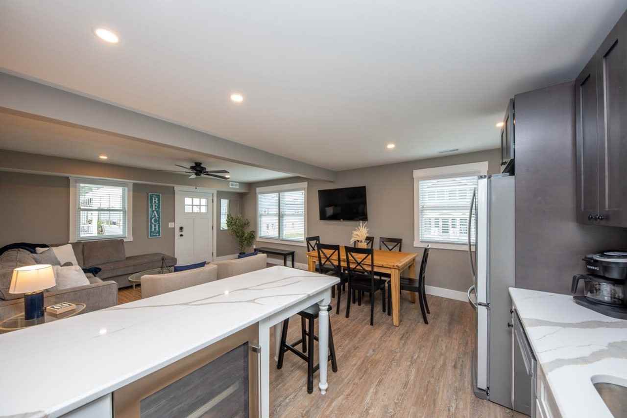 1142 Simpson Ave #1308992P - Photo 3 of 41