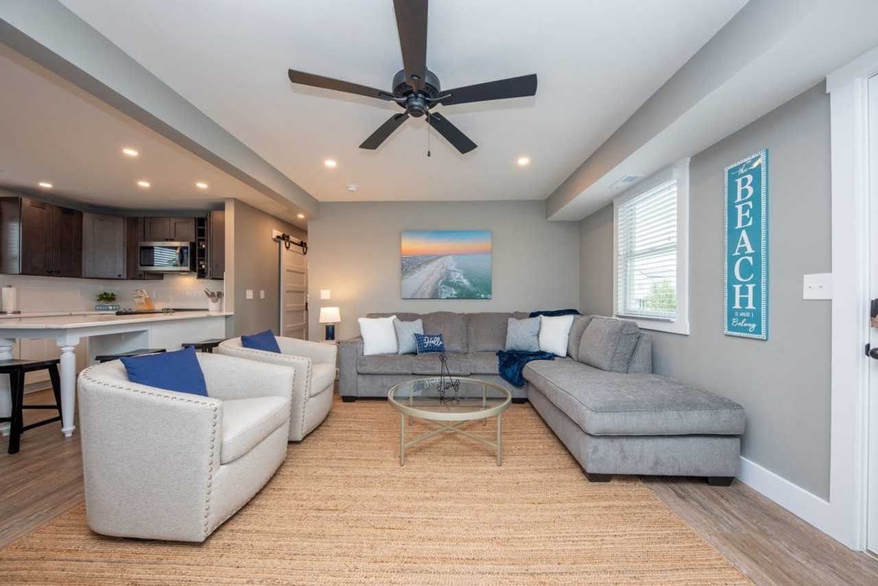 1142 Simpson Ave #1308992P - Photo 5 of 41