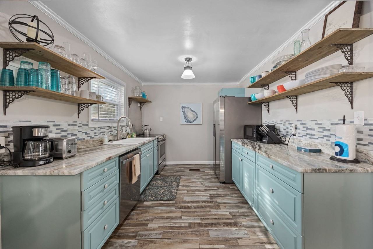 347 Seabreeze Drive - Photo 3 of 75