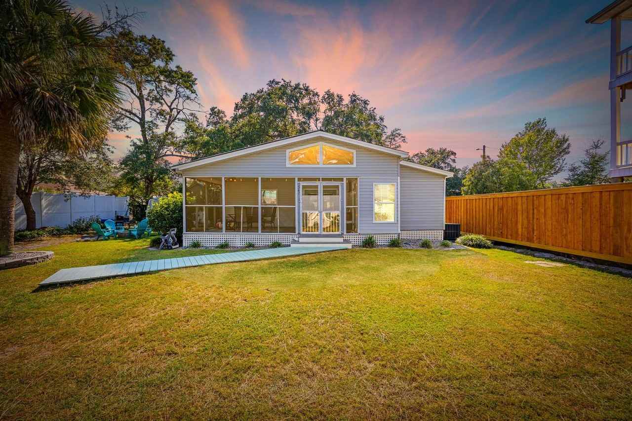 347 Seabreeze Drive - Photo 7 of 46