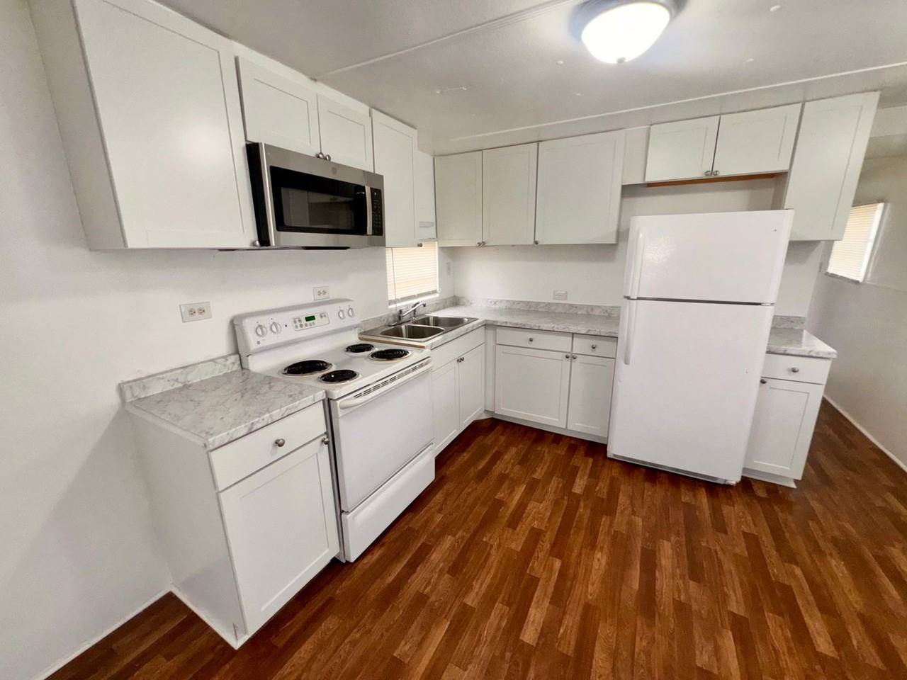 1117 S Christiana Ave - Photo 2 of 12