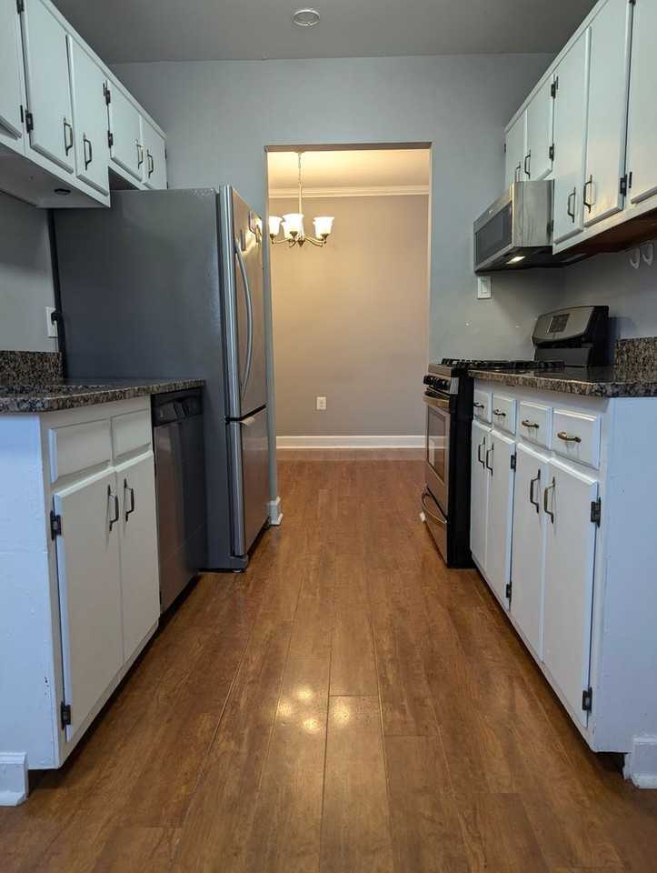 412 N Armistead St #203 - Photo 7 of 15