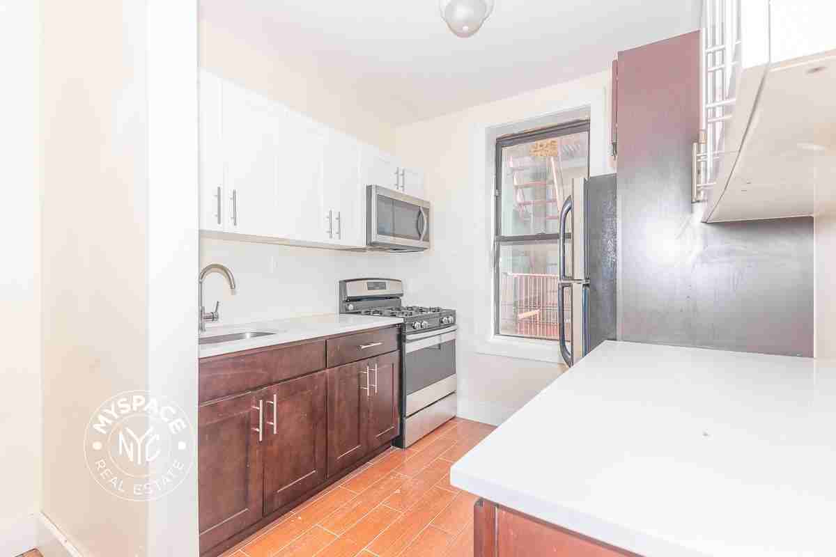 666 Hancock St #4A - Photo 2 of 9