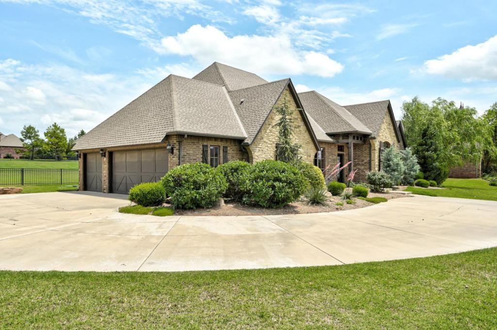 22090 White Pine Cir - Photo 3 of 45