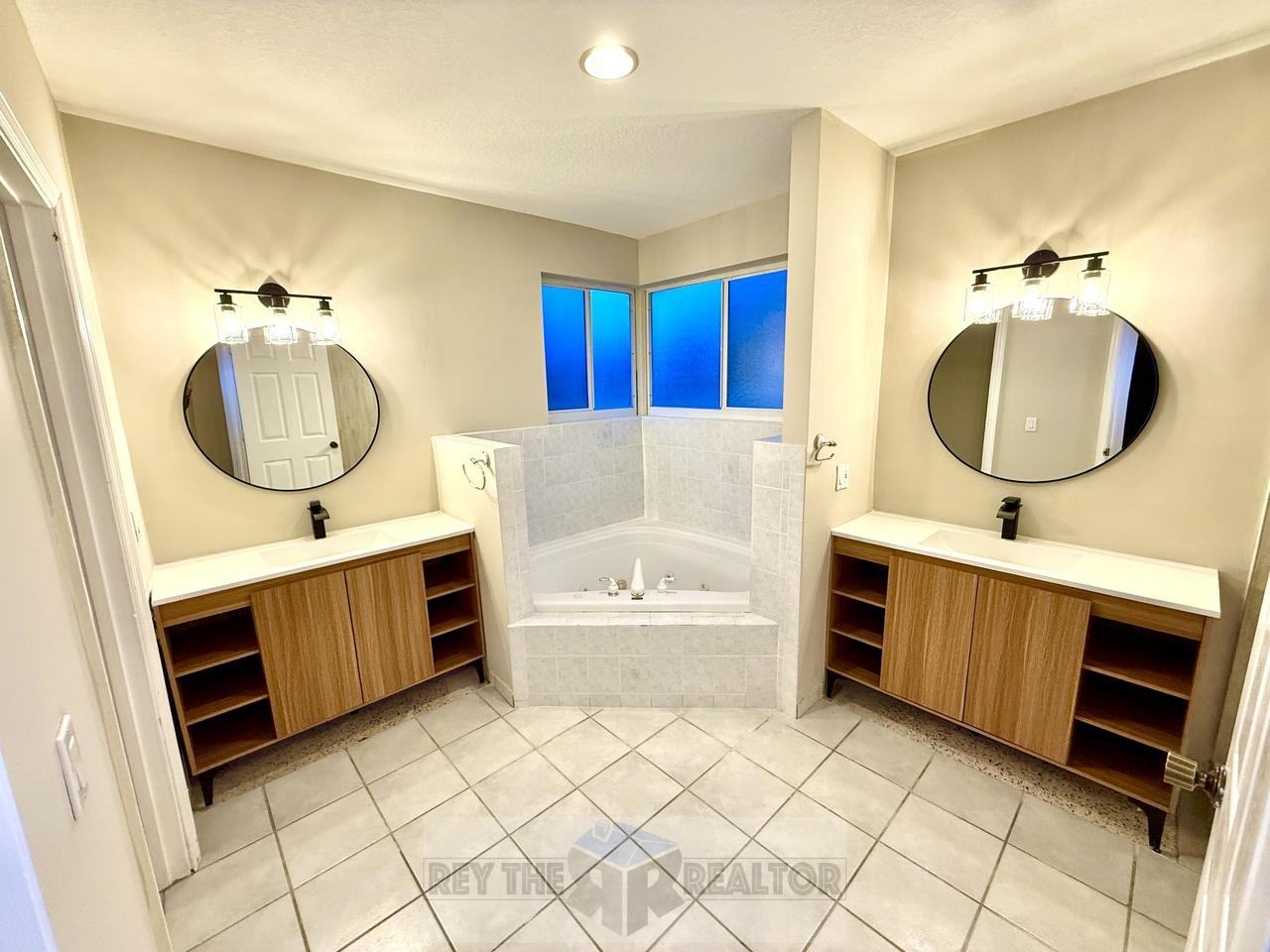 17501 SW 92nd Ct - Photo 4 of 18