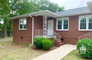 featured image of 105 N Howell St #A