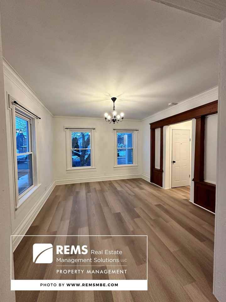 246 N Walnut St - Photo 2 of 13