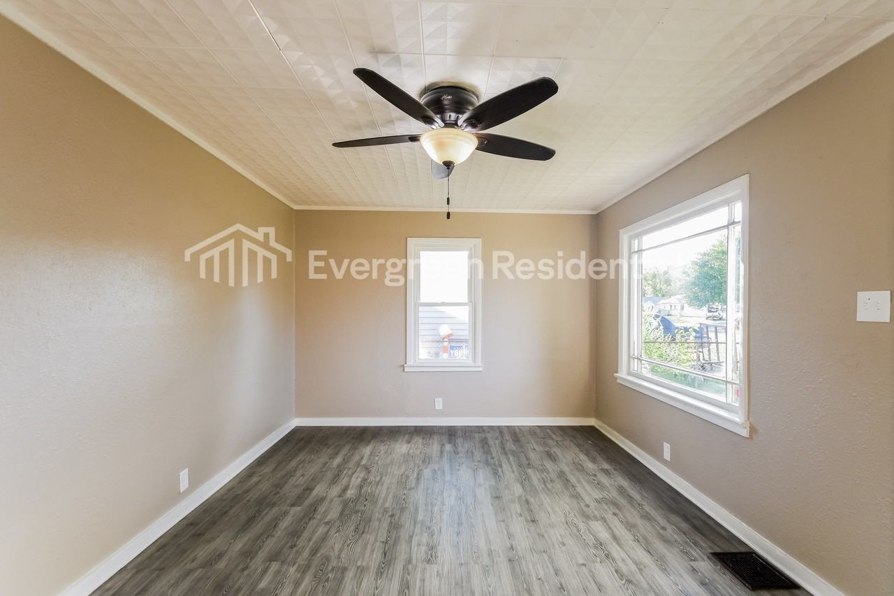 3409 Delmar Ave - Photo 3 of 15