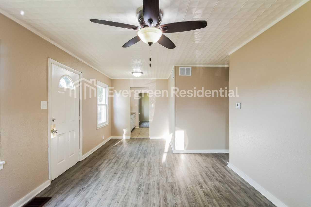 3409 Delmar Ave - Photo 4 of 15