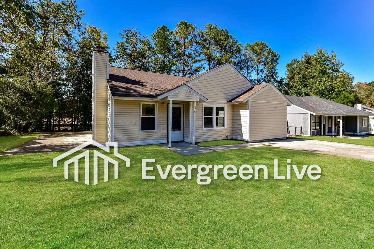 425 Greenlake Drive - Photo 3 of 16