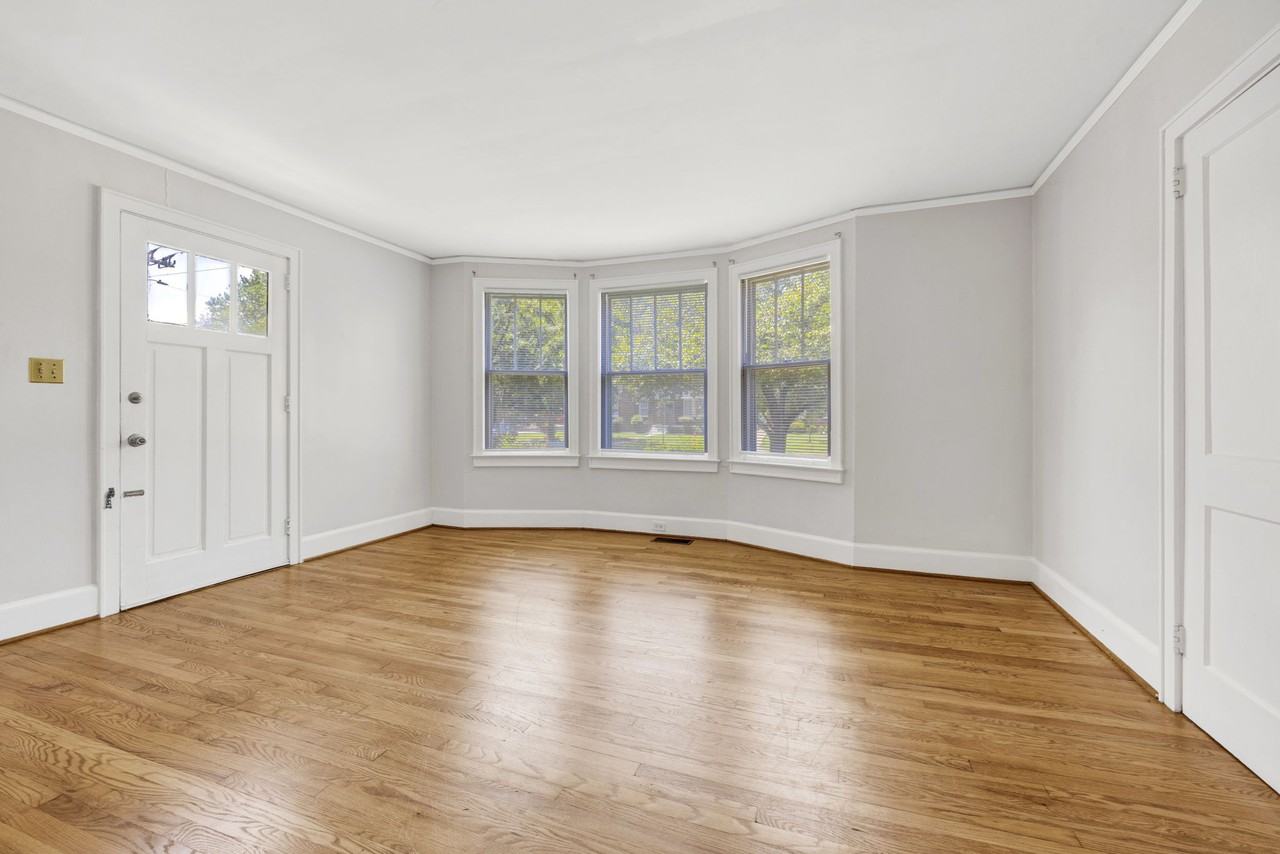 316 South Woodrow Street - Photo 6 of 34