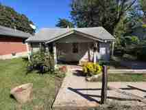 125 S Willow Ave - Photo 1 of 1