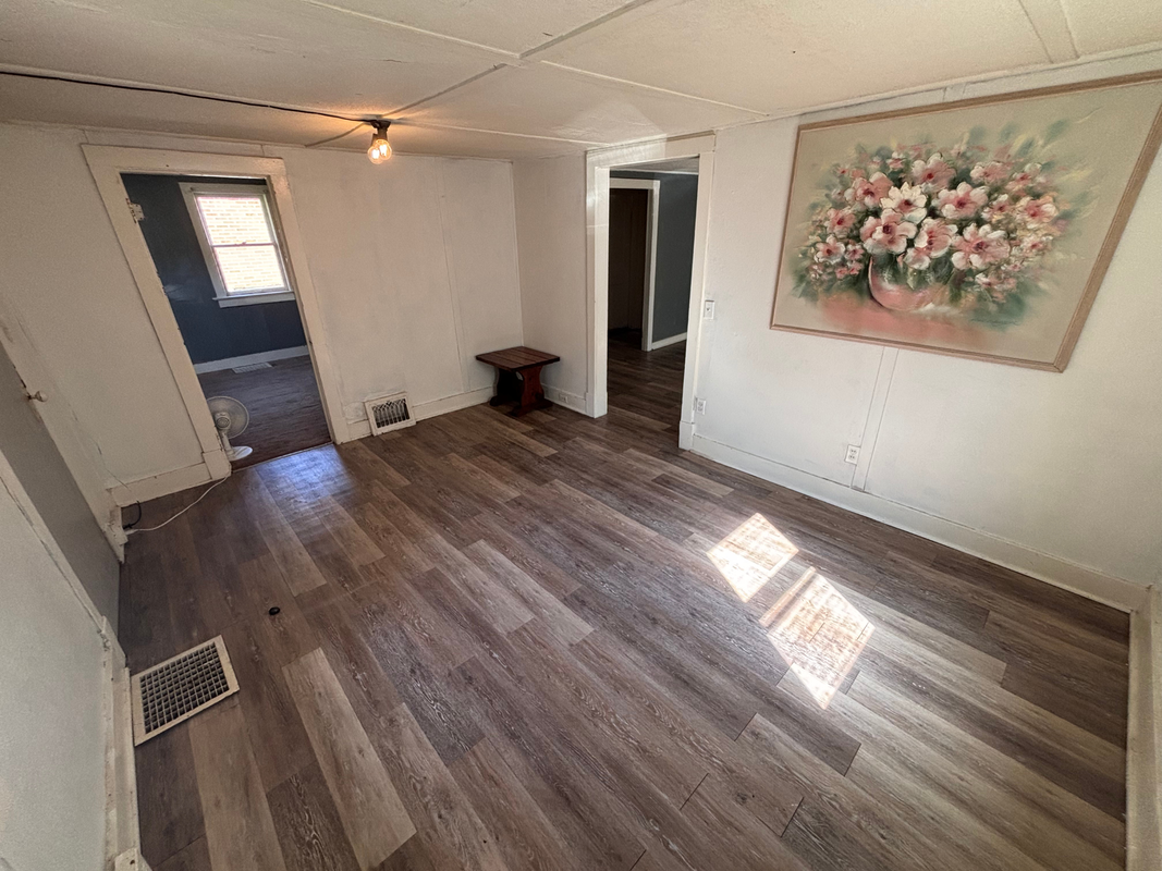 125 S Willow Ave - Photo 2 of 8