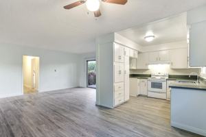 featured image of 14677 Rayen St #5