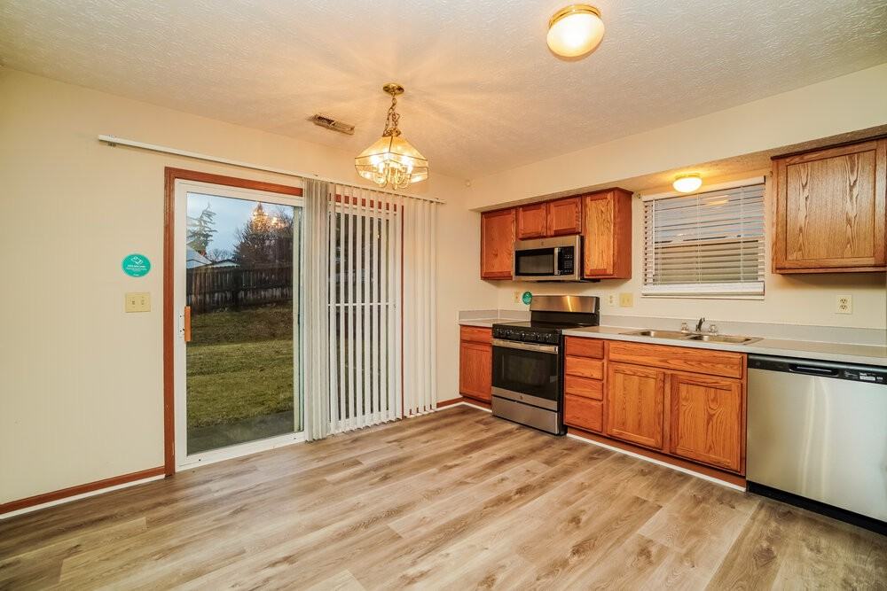 6150 Kensington Glen Dr - Photo 7 of 17