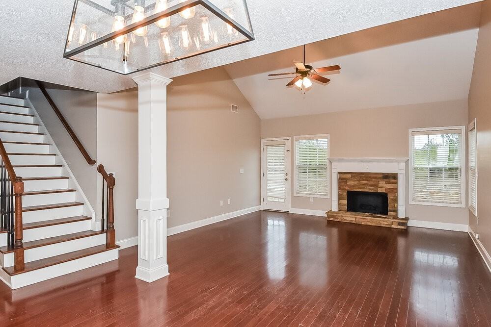 240 Raleigh Way - Photo 4 of 16