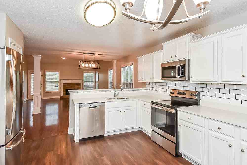 240 Raleigh Way - Photo 6 of 16