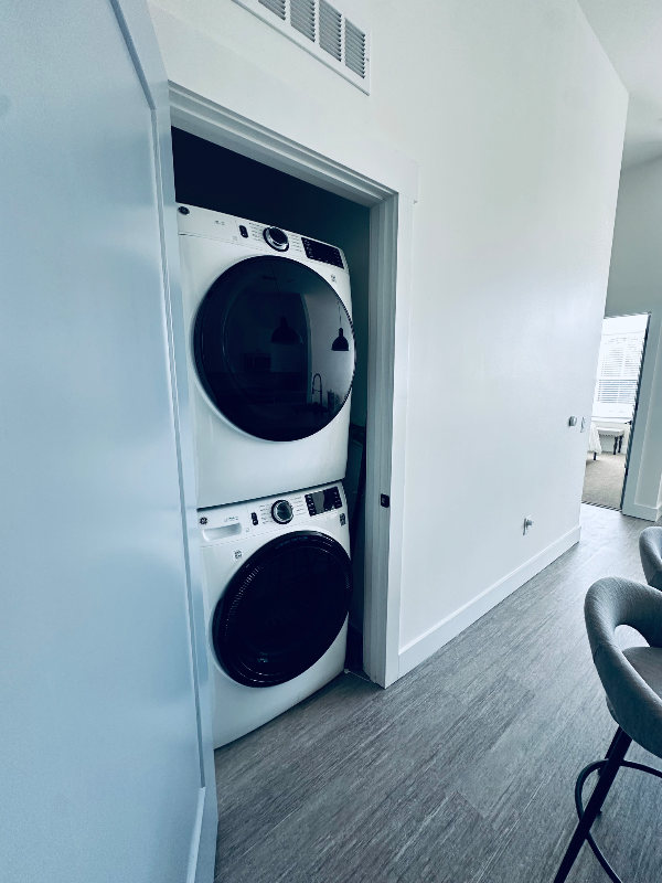 2411 Coronet Way Northwest - Photo 4 of 7