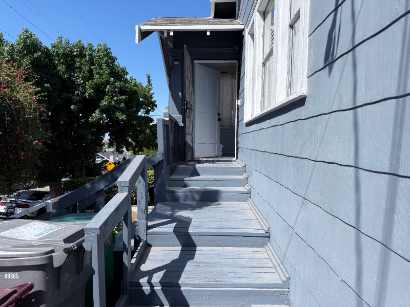 4630 Melrose Ave - Photo 2 of 35