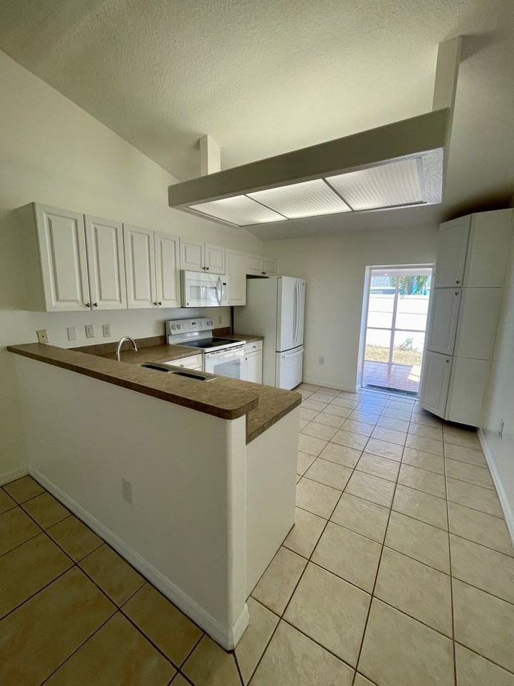 5241 Rolla Rd - Photo 3 of 25