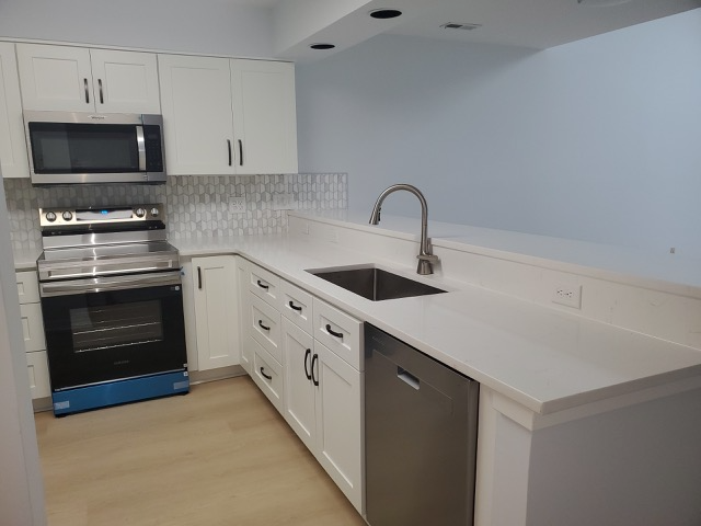 6032 Inland Greens Dr - Photo 3 of 6