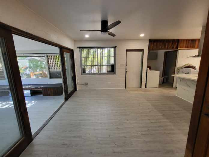 1558 Saint Louis Dr - Photo 2 of 15