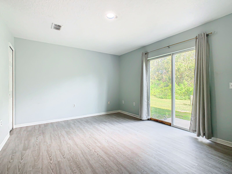 249 Royal Palm Dr - Photo 2 of 18