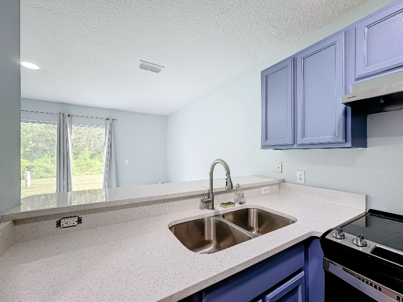 249 Royal Palm Dr - Photo 5 of 18