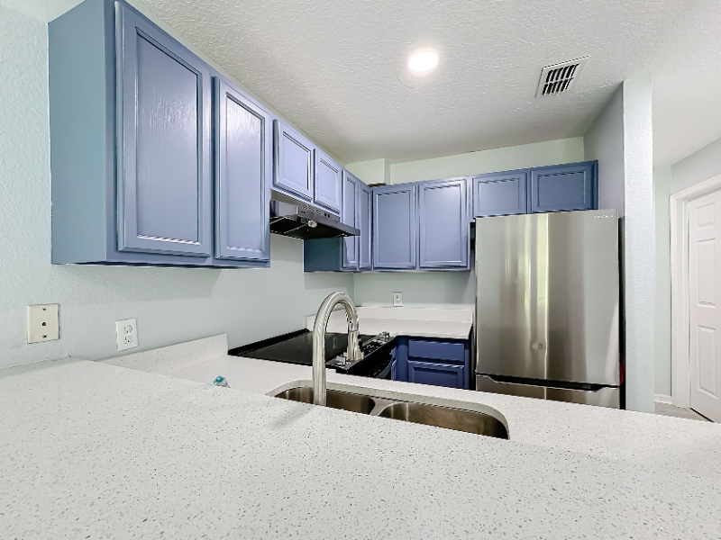 249 Royal Palm Dr - Photo 6 of 18