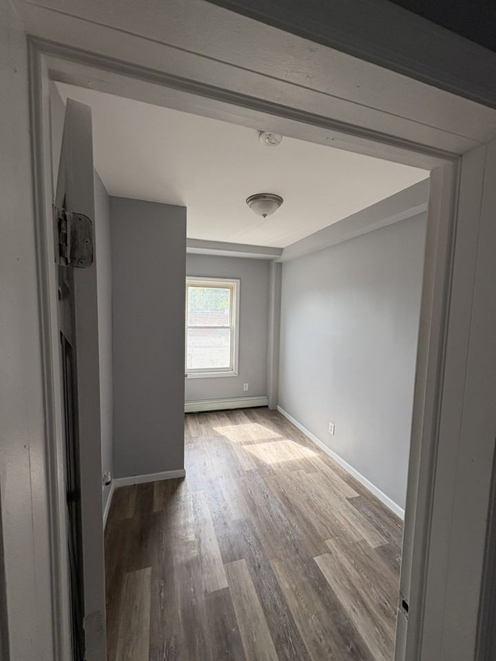188 Grafton Avenue #3 - Photo 3 of 10
