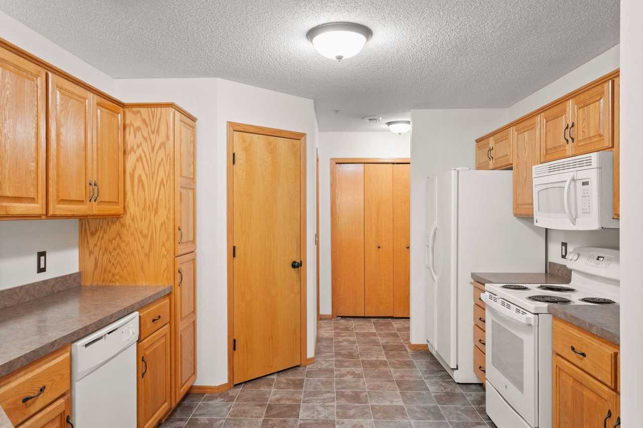 5646 100th Ln N - Photo 7 of 20