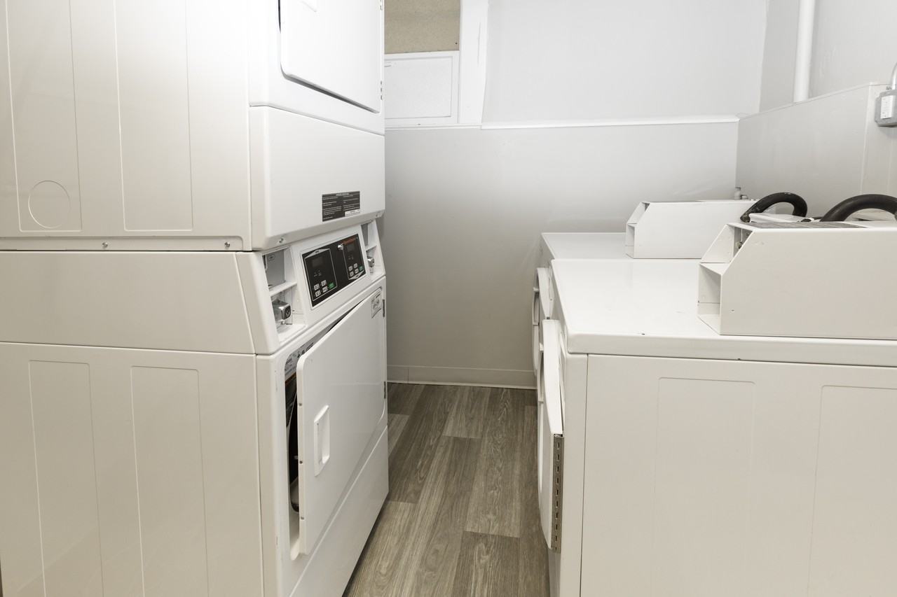 Briar Arms Apartments - Photo 2 of 2